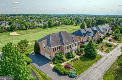 43527 Butler Pl, Leesburg VA 20176-7428 exterior