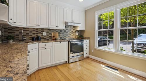 11876 Abercorn Ct, Herndon, VA 20191-2703