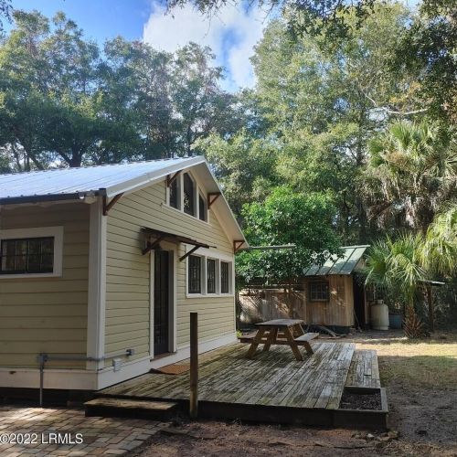 80 Gannet Pt Rd, Beaufort SC  29907-2306 exterior