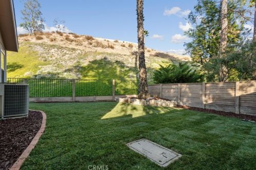 20077 Summit View Ct, Santa Clarita CA  91351-5709 exterior
