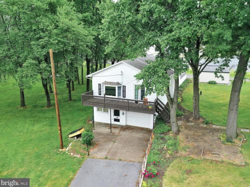 1050 Pottsville Pike, Shoemakersville, PA 19555-1716