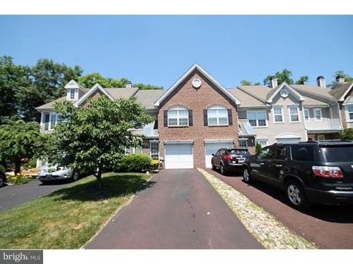 8 Saddle Ct, Collegeville, PA 19473-1884