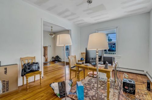 30 Freeman St, Woodbridge NJ  07095-3423 exterior