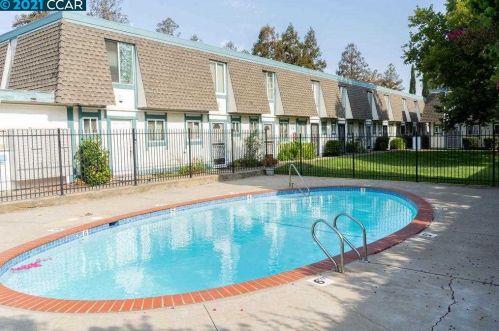 3905 Clayton Rd, Concord CA  94521-2548 exterior