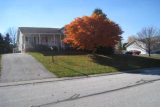 327 Azalea Dr, Hanover, PA 17331-3470
