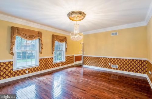 17 Westwind Dr, Lemoyne PA  17043-1233 exterior