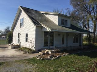 601 Whitthorne St, Shelbyville, TN 37160-3525