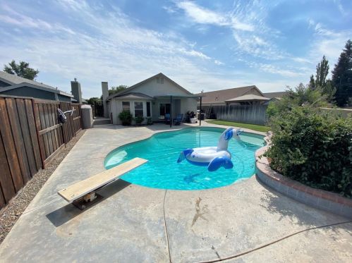 5539 Greenoaks Dr, Riverbank CA  95367-3844 exterior