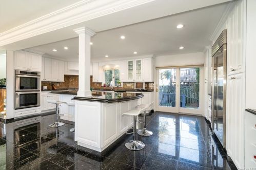 15 Deer Run, Rye Brook NY  10573-1300 exterior
