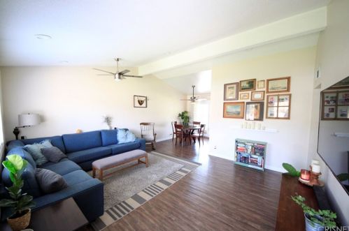 18708 Mandan St, Santa Clarita, CA 91351-3714