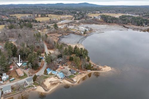 104 Lk Shr Dr, Northwood NH  03261-3707 exterior