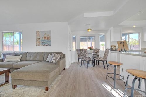 751 Larch Ave, Rialto CA  92376-4751 exterior