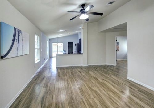 12201 Timber Arch Ln, Webberville, TX 78653