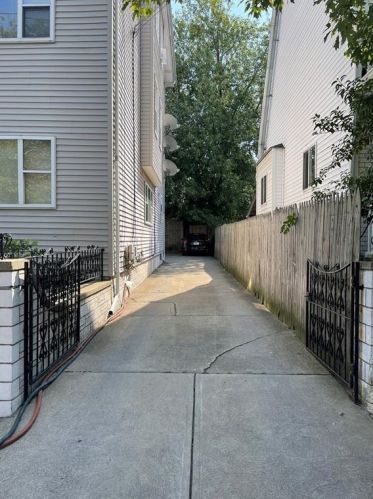 318 New York Ave, Providence, RI 02905-2802