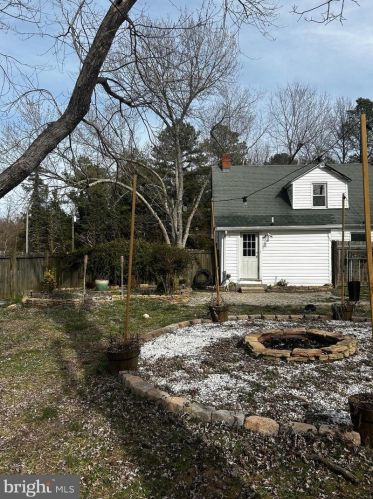 16310 Edwards Rd, Bowling Green VA  22427-2239 exterior