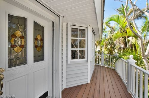 663 Rocks Dr, Sanibel, FL 33957-5317