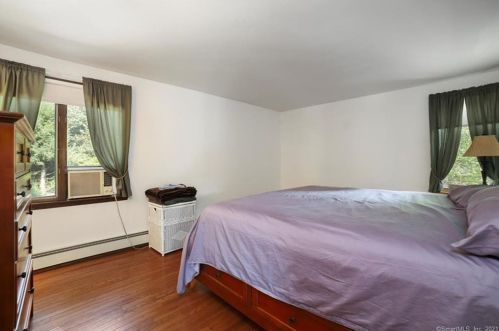 7 White Oak Dr, Southington CT  06489-3835 exterior