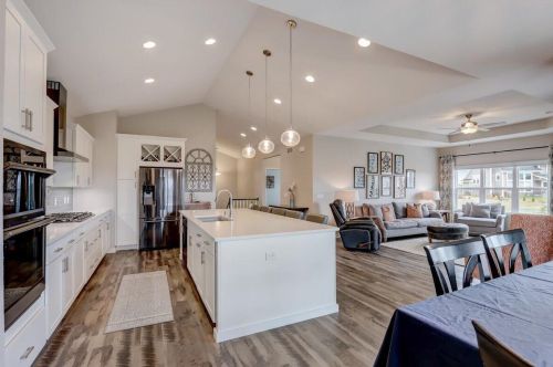 3054 Mineral Springs Blvd, Oconomowoc, WI 53066