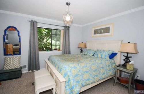 601 Mark Twain Way, Mahwah NJ  07430-3475 exterior