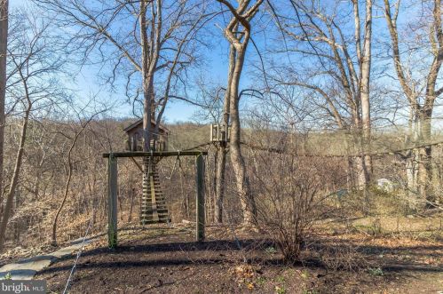 23 Dunminning Rd, Newtown Square PA  19073-1801 exterior