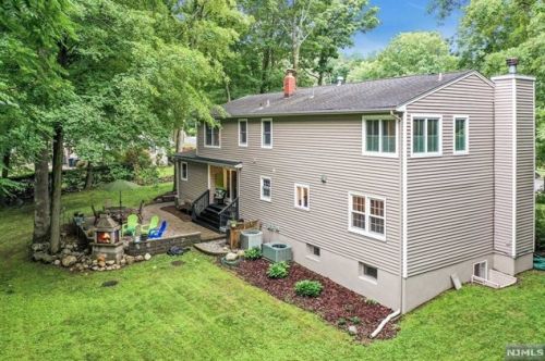 11 Cherokee Trl, Oakland NJ  07436-3011 exterior