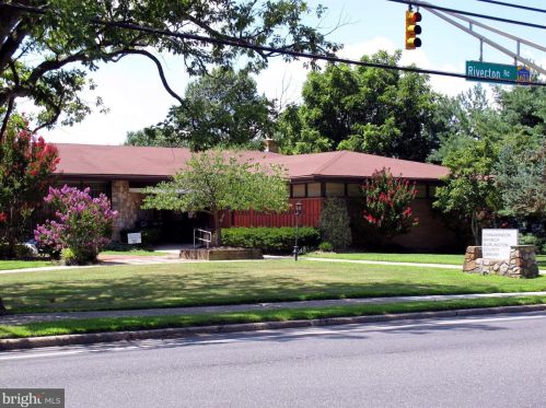 448 Willow Dr, Riverton NJ  08077-3420 exterior