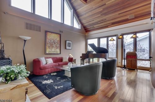 69 Fairway Ave, Verona NJ  07044-1010 exterior