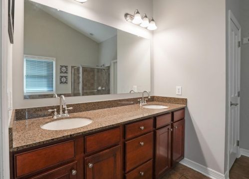 716 Ballater Dr, Delaware OH  43015-7184 exterior