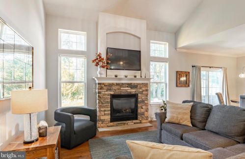 25 Summerlyn Dr, Ephrata PA  17522-9331 exterior