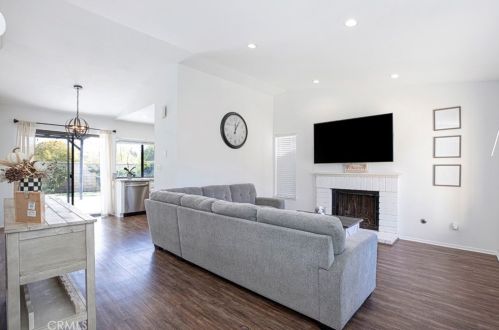 25776 Covala Ct, Santa Clarita CA  91355-2262 exterior