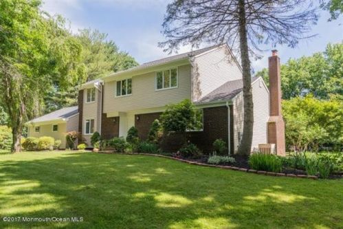 23 Rambling Brook Dr, Holmdel Village, NJ 07733-2338