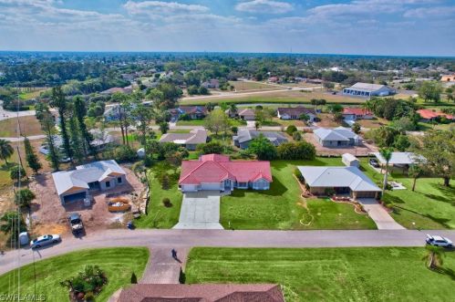 17 Hampton Ave, Lehigh Acres, FL 33936-1102