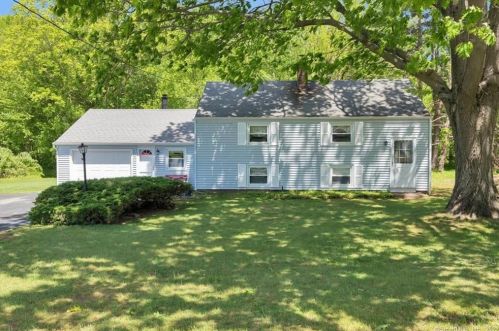 22 Blue Trail Dr, Northford, CT 06472-1248