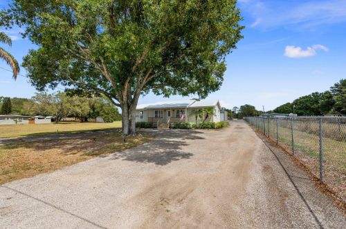 410 Emerald Ave, Fort Pierce, FL 34945-2123
