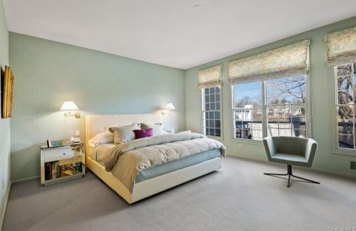 1 Doral Grn Dr, Rye Brook NY  10573-5405 exterior