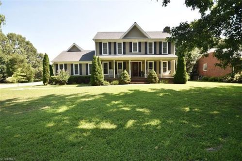 104 Travis Ln, Gibsonville, NC 27249-3301