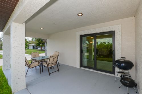 2 Tosca, Fort Pierce FL 34951-2819 exterior