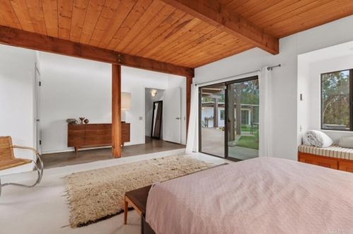 3533 Dove Holw Rd, Encinitas CA 92024-7245 exterior