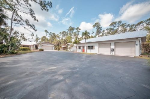 5880 Shady Oaks Ln, Naples, FL 34119-1250