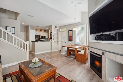 23610 Muir Trl, Santa Clarita, CA 91354-2670