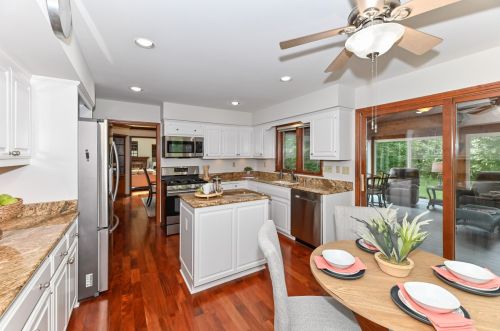 12427 Golf Dr, Thiensville WI  53092-2462 exterior