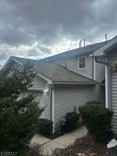 412 Heights Dr, Paterson, NJ 07508-1017