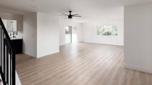 2422 Primrose Ave, Vista, CA 92083-8034