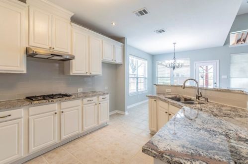 1405 Glen Hollow Ln, Lewisville TX  75028-3870 exterior