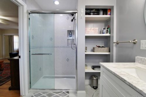 105 Edgefield Ave, Milford CT  06460-7833 exterior