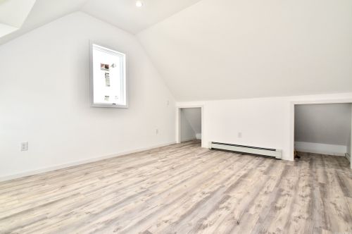 2381 Yorktown St, Rockville Centre NY  11572-1717 exterior