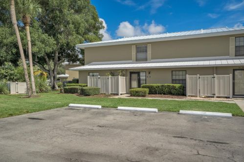 11567 Bayshore Dr, Crystal River FL  34429-9284 exterior