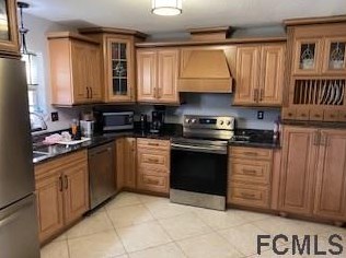 334 11th St, Flagler Beach, FL 32136-3125