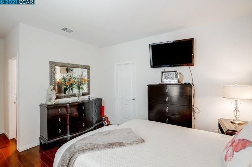 225 Silver Bell Way, Oakley CA  94561-2363 exterior