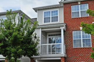 2433 Coopers Branch Ct, Herndon VA  20171-4818 exterior